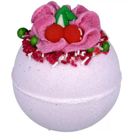 Rankų darbo vonios burbulas BOMB COSMETICS A Very Cherry Situation su eteriniais aliejais